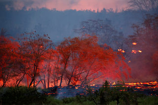 2018-05-19T202304Z_651176452_RC1FCFDBFC60_RTRMADP_3_HAWAII-VOLCANO.JPG