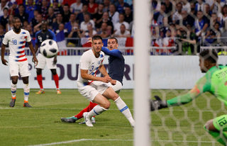 2018-06-09T193231Z_1867523649_RC1A44766460_RTRMADP_3_SOCCER-WORLDCUP-FRA-USA.JPG