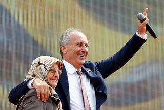 2018-06-23T122915Z_1337693027_RC162B67FCF0_RTRMADP_3_TURKEY-ELECTION.JPG