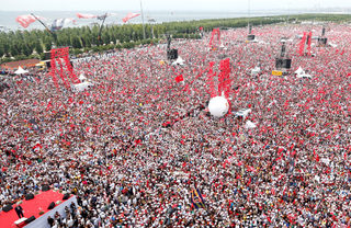 2018-06-23T114716Z_291577569_RC1E8BE24760_RTRMADP_3_TURKEY-ELECTION.JPG