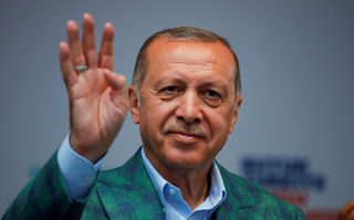 2018-06-23T155131Z_1529426184_RC176F1B99A0_RTRMADP_3_TURKEY-ELECTION.JPG