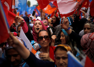 2018-06-23T134914Z_292116963_RC135570B7A0_RTRMADP_3_TURKEY-ELECTION.JPG