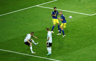 2018-06-23T201535Z_879428904_RC1378E084F0_RTRMADP_3_SOCCER-WORLDCUP-GER-SWE.JPG