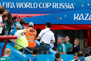 2018-06-27T161302Z_1774110270_RC19BAD5FC70_RTRMADP_3_SOCCER-WORLDCUP-KOR-GER.JPG