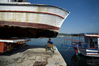 2018-07-02T130254Z_607210534_RC161005F7A0_RTRMADP_3_GREECE-FISHING.JPG