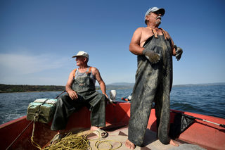 2018-07-02T130216Z_1341863007_RC14297FD980_RTRMADP_3_GREECE-FISHING.JPG