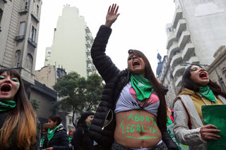 2018-08-08T175235Z_1711718014_RC19B49A3BF0_RTRMADP_3_ARGENTINA-ABORTION.JPG