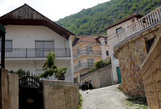 2018-09-27T134631Z_167323455_RC168A03EB20_RTRMADP_3_MACEDONIA-REFERENDUM-VILLAGE.JPG
