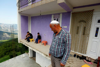 2018-09-27T134729Z_835575049_RC1F3B05EAF0_RTRMADP_3_MACEDONIA-REFERENDUM-VILLAGE.JPG