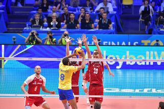 WallaceDeSouzaofBrazilsets.jpg