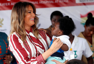 2018-10-02T131958Z_1202464409_RC1554372C60_RTRMADP_3_USA-TRUMP-MELANIA-GHANA.JPG