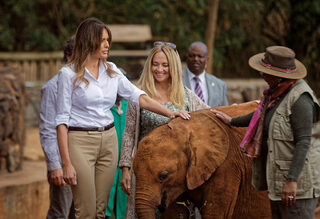 2018-10-05T075243Z_465935451_RC1A8852B790_RTRMADP_3_USA-TRUMP-MELANIA-ORPHANAGE.JPG