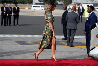 2018-10-06T102116Z_1985423931_RC1946D1B270_RTRMADP_3_USA-TRUMP-MELANIA-KENYA.JPG
