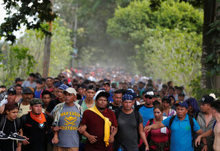 2018-11-02T221340Z_289460013_RC1CD74A88D0_RTRMADP_3_USA-IMMIGRATION-CARAVAN.JPG