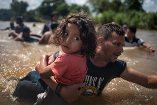 2018-10-30T221858Z_2059765734_RC14876847E0_RTRMADP_3_USA-IMMIGRATION-CARAVAN.JPG
