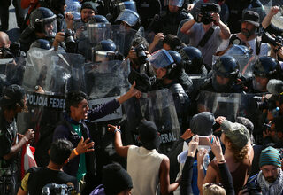 2018-11-26T021246Z_1398896812_RC1F855B7A80_RTRMADP_3_USA-IMMIGRATION-CARAVAN.JPG