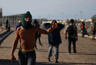 2018-11-26T021411Z_908578238_RC1AA05BCBB0_RTRMADP_3_USA-IMMIGRATION-CARAVAN.JPG