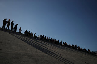 2018-11-26T024152Z_619123389_RC113F105600_RTRMADP_3_USA-IMMIGRATION-CARAVAN.JPG