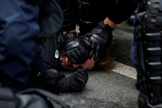 2018-12-08T105924Z_1830972626_RC1B9229EF70_RTRMADP_3_FRANCE-PROTESTS.JPG