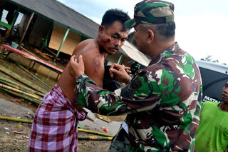 2018-12-23T053226Z_1133821090_RC1DE1B93E90_RTRMADP_3_INDONESIA-TSUNAMI.JPG