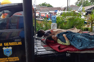 2018-12-23T075718Z_1426035043_RC1D6523AF10_RTRMADP_3_INDONESIA-TSUNAMI.JPG
