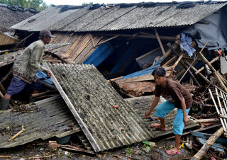 2018-12-23T075444Z_1710603038_RC1A99095560_RTRMADP_3_INDONESIA-TSUNAMI.JPG