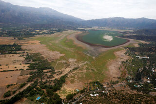 2019-01-11T185344Z_133104927_RC1D74597270_RTRMADP_3_CHILE-DROUGHT-LAGOON.JPG