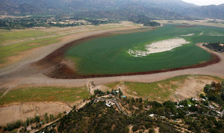 2019-01-11T193742Z_1642307083_RC179E99F8A0_RTRMADP_3_CHILE-DROUGHT-LAGOON.JPG