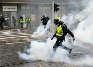 2019-01-12T144105Z_519799533_RC194D4C0110_RTRMADP_3_FRANCE-PROTESTS.JPG