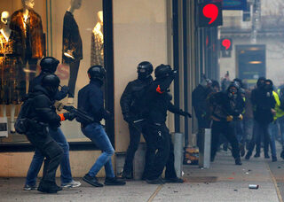 2019-01-12T152112Z_650744292_RC14A8F67E90_RTRMADP_3_FRANCE-PROTESTS.JPG