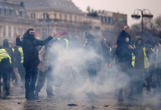 2019-01-12T153756Z_147275687_RC1873B9B7D0_RTRMADP_3_FRANCE-PROTESTS.JPG