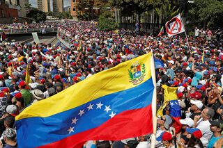 2019-01-23T202804Z_1677714031_RC1B6C918D80_RTRMADP_3_VENEZUELA-POLITICS.JPG