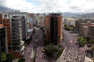 2019-01-23T190623Z_1196670179_RC1309129570_RTRMADP_3_VENEZUELA-POLITICS.JPG