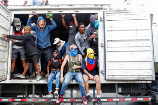 2019-01-23T222924Z_491614225_RC1FDDB720D0_RTRMADP_3_VENEZUELA-POLITICS.JPG
