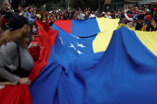 2019-01-24T020327Z_1640100827_RC1F480438E0_RTRMADP_3_VENEZUELA-POLITICS-MEXICO.JPG