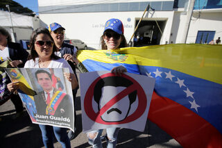 2019-01-24T041519Z_344208352_RC1988847F50_RTRMADP_3_VENEZUELA-POLITICS-HONDURAS.JPG