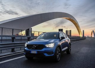 Volvo-XC40-2018-1600-3d.jpg