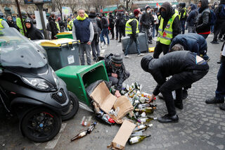 2019-03-16T121245Z_1713635267_RC1C48575600_RTRMADP_3_FRANCE-PROTESTS.JPG
