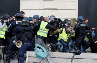 2019-03-16T123907Z_414604118_RC1A0A9EFAB0_RTRMADP_3_FRANCE-PROTESTS.JPG