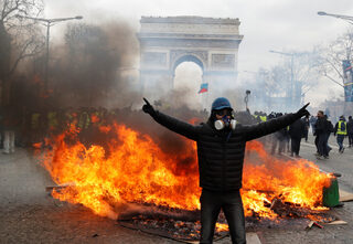 2019-03-16T114807Z_89527046_RC1F1E5737F0_RTRMADP_3_FRANCE-PROTESTS.JPG