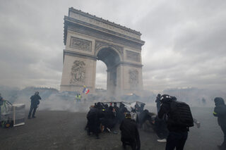 2019-03-16T113142Z_1400790438_RC19EBFD8670_RTRMADP_3_FRANCE-PROTESTS.JPG