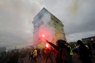 2019-03-16T092643Z_440943559_RC14DDD26E70_RTRMADP_3_FRANCE-PROTESTS.JPG