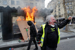 2019-03-16T121056Z_881284_RC1CFAB6F6E0_RTRMADP_3_FRANCE-PROTESTS.JPG