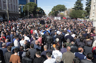 2019-03-16T120950Z_769990264_RC149C76EF70_RTRMADP_3_ALBANIA-PROTESTS.JPG