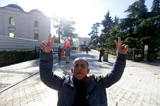 2019-03-16T135402Z_1034769992_RC173D14BA00_RTRMADP_3_ALBANIA-PROTESTS.JPG