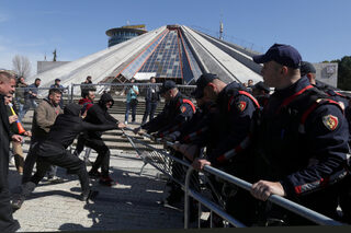 2019-03-16T150731Z_768106816_RC1A64E683B0_RTRMADP_3_ALBANIA-PROTESTS.JPG