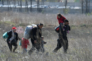 2019-04-04T132051Z_188627498_RC14A36764F0_RTRMADP_3_EUROPE-MIGRANTS-GREECE-BORDER.JPG
