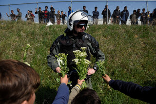 2019-04-04T154249Z_2100176363_RC1DE51F93A0_RTRMADP_3_EUROPE-MIGRANTS-GREECE-BORDER.JPG