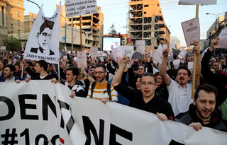 2019-04-06T164904Z_382932726_RC123E23BEB0_RTRMADP_3_SERBIA-PROTESTS.JPG