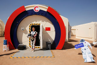 2019-04-17T095936Z_1630145312_RC1C8DADB810_RTRMADP_3_SPACE-EXPLORATION-CHINA-MARS.JPG